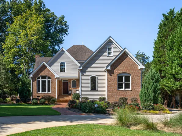 8713 Gleneagles Dr, Raleigh, NC 27613