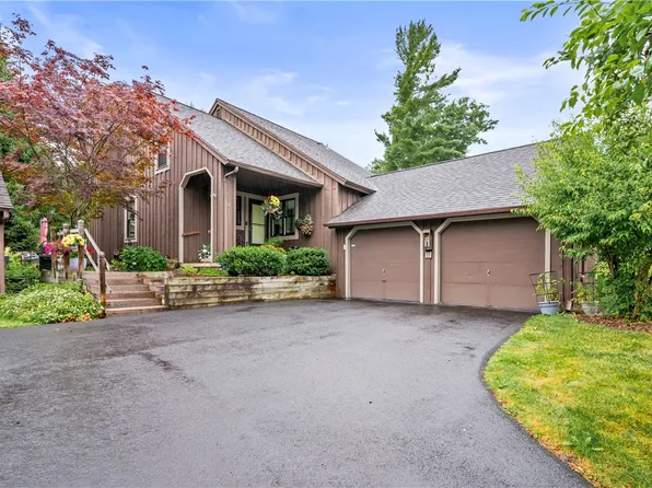 11 Andrews Way, Canandaigua, NY 14424