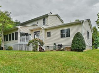 484 Pitchfork Ln, Mars Hill, NC 28754