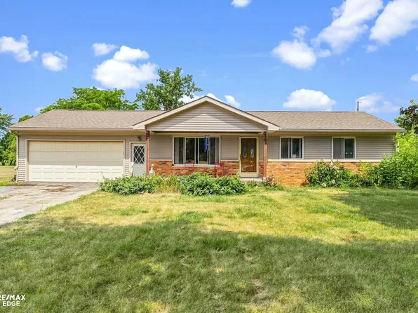 7353 E Maple Ave, Grand Blanc, MI 48439