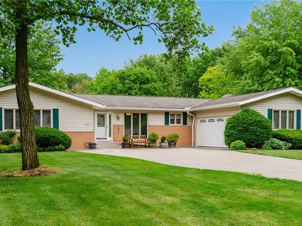 6531 Brighton Dr, North Olmsted, OH 44070