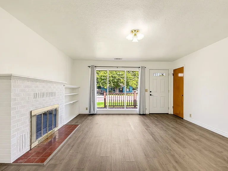 1007 Murray Ave — Photo 7