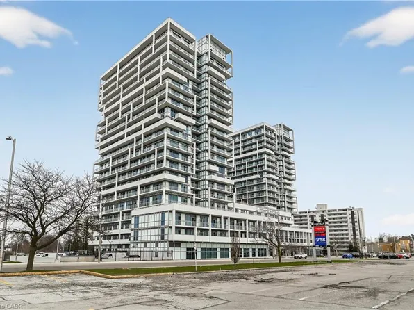 65 Speers Rd #Penthouse 03, Oakville, ON L6K 0J1