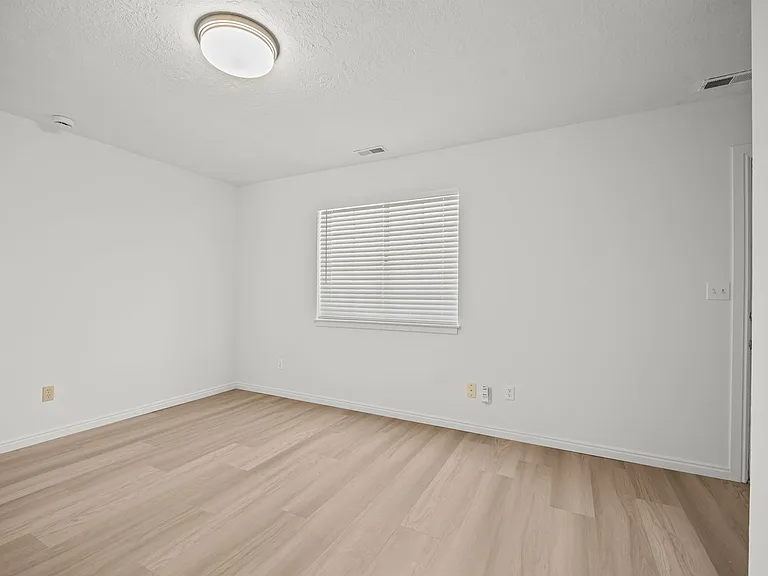 945 S Freedom Blvd #18 — Photo 51
