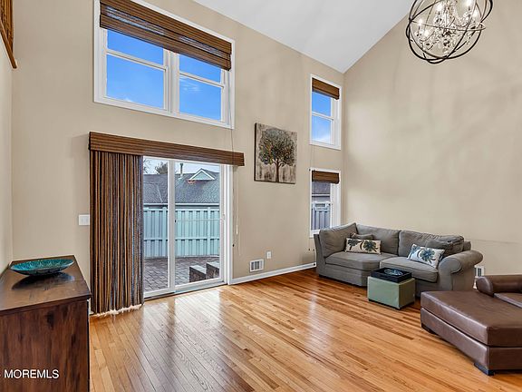 4th image of 31 Turnberry Circle #103