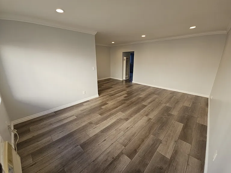 5843 Willoughby Ave #6 — Photo 1