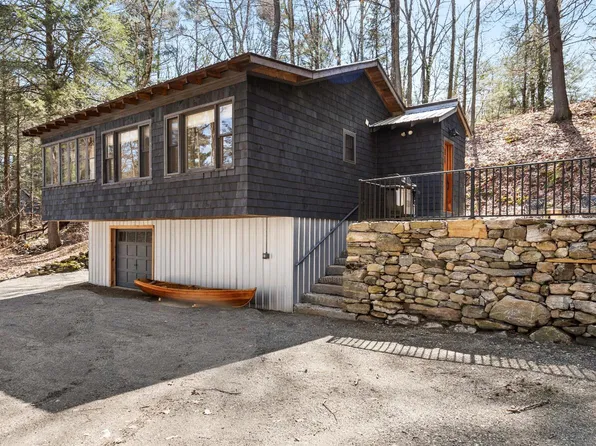 14 Lawrence Ave, New Marlboro, MA 01230