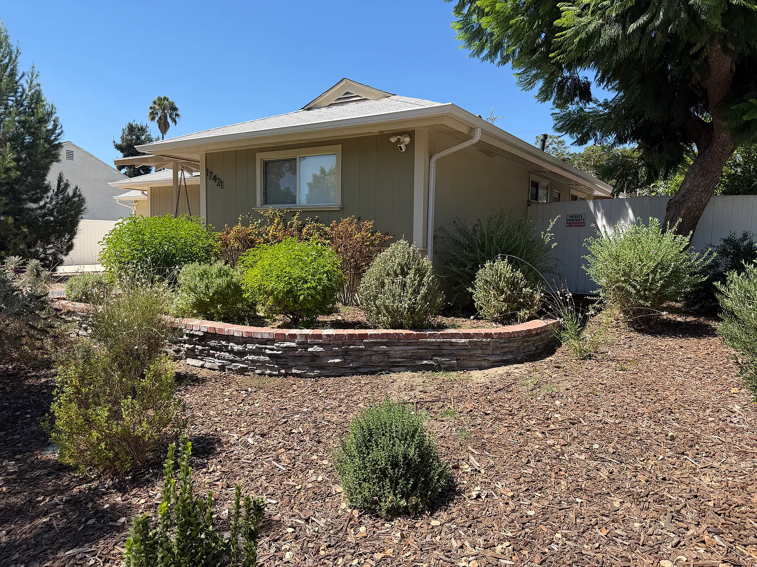 3 bed, 1617 sqft, $4,200 — Photo 2