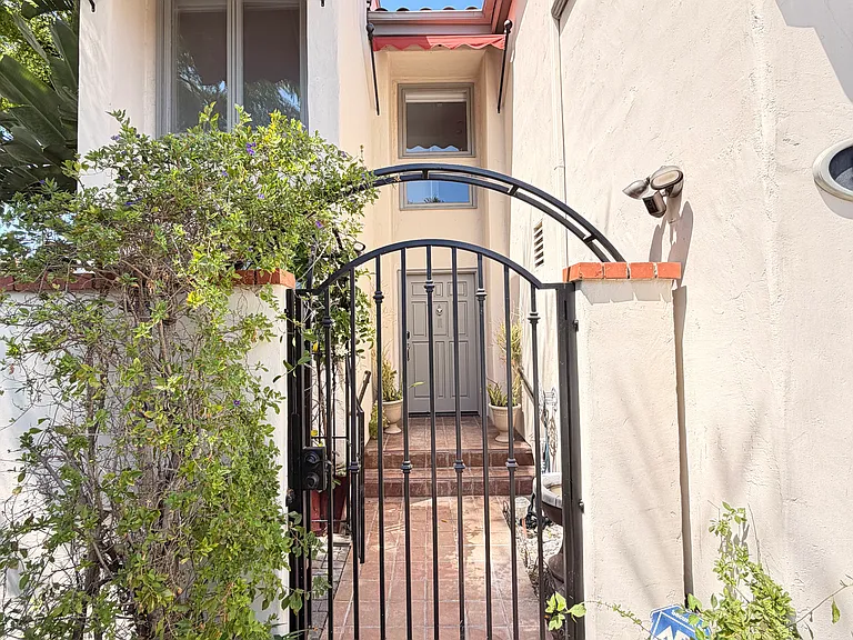 5701 Malaga Pl — Photo 2