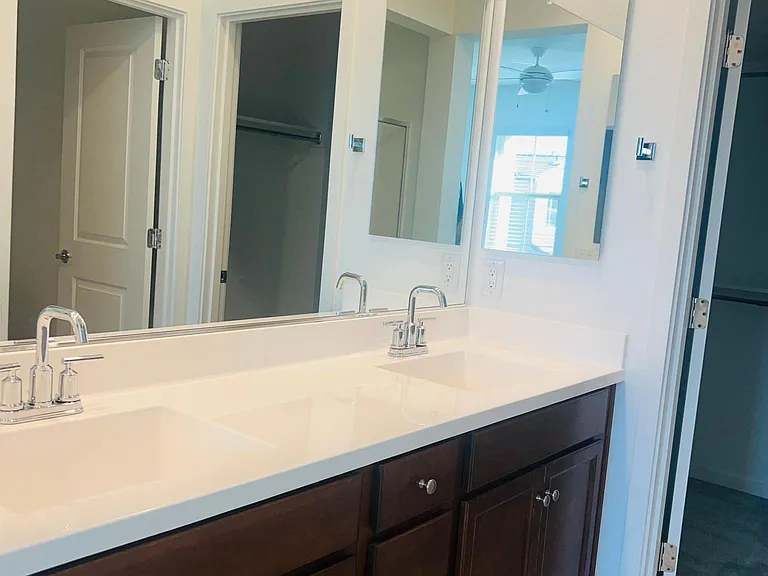 3010 N Majestic Ct — Photo 6