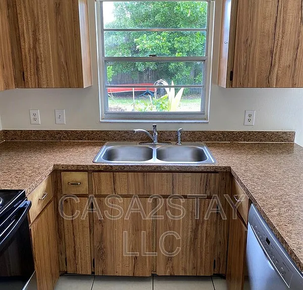 7624 Carrier Rd #3 — Photo 3