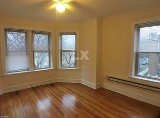 2438 W Rosemont Ave, Chicago, IL 60659