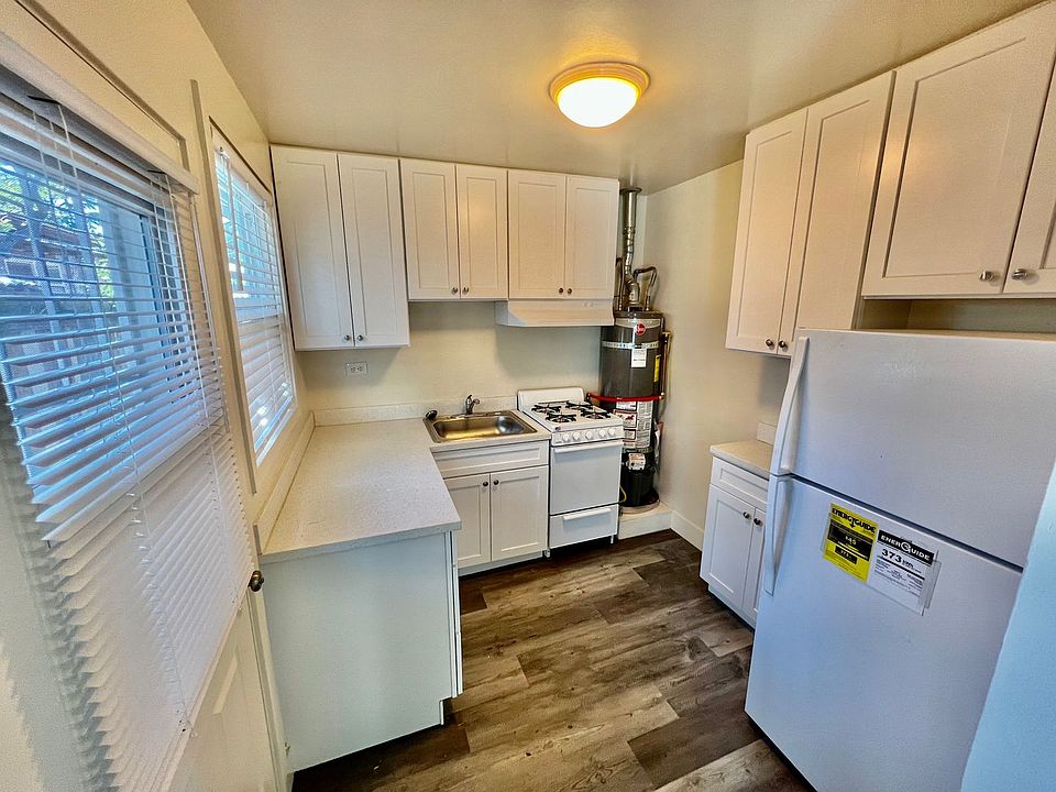 2nd image of 761 Fargo Ave