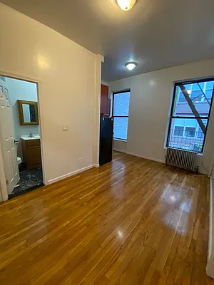 Rented by Peter R. Hungerford, LREB | media 1