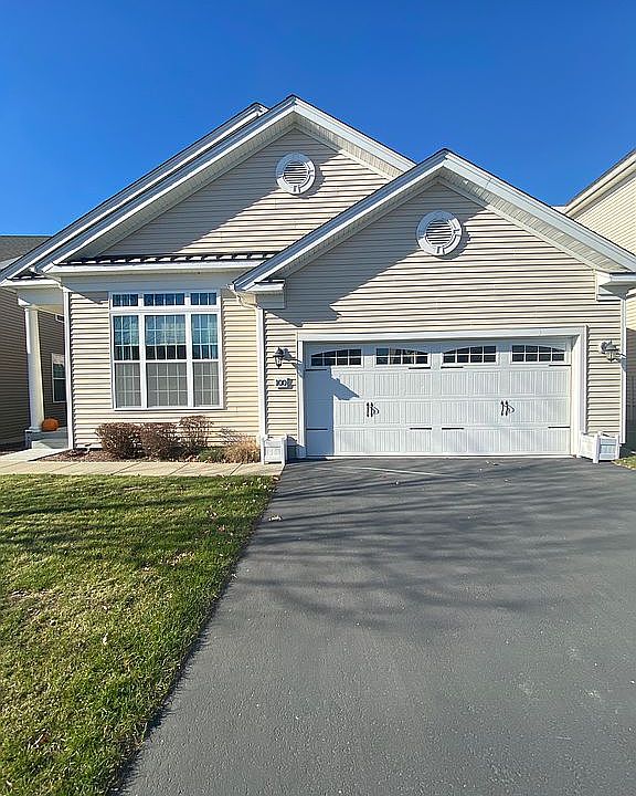 1st image of 100 Sherwood Dr
