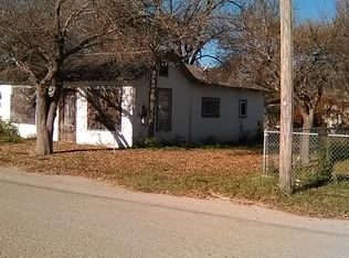 1104 W Chapoy St, Del Rio, TX 78840