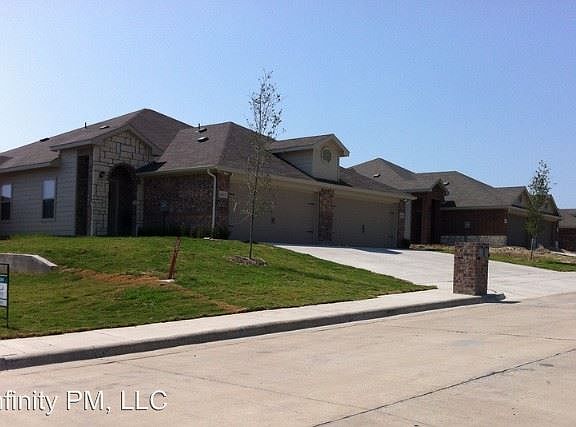 2nd image of 1206 Newcastle Dr
