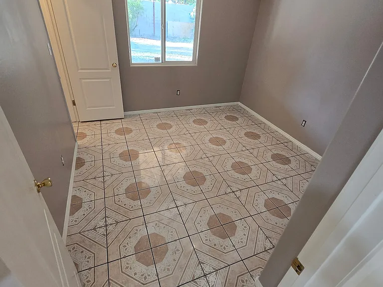 9708 Laurel Park Ave — Photo 9