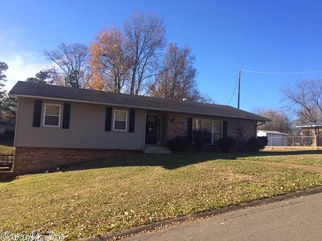 1st image of 913 S 22nd St