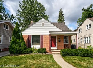 829 Edgewood Dr, Royal Oak, MI 48067