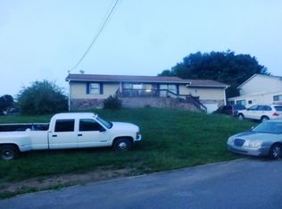 7308 Oak Leaf Rd, Knoxville, TN 37918