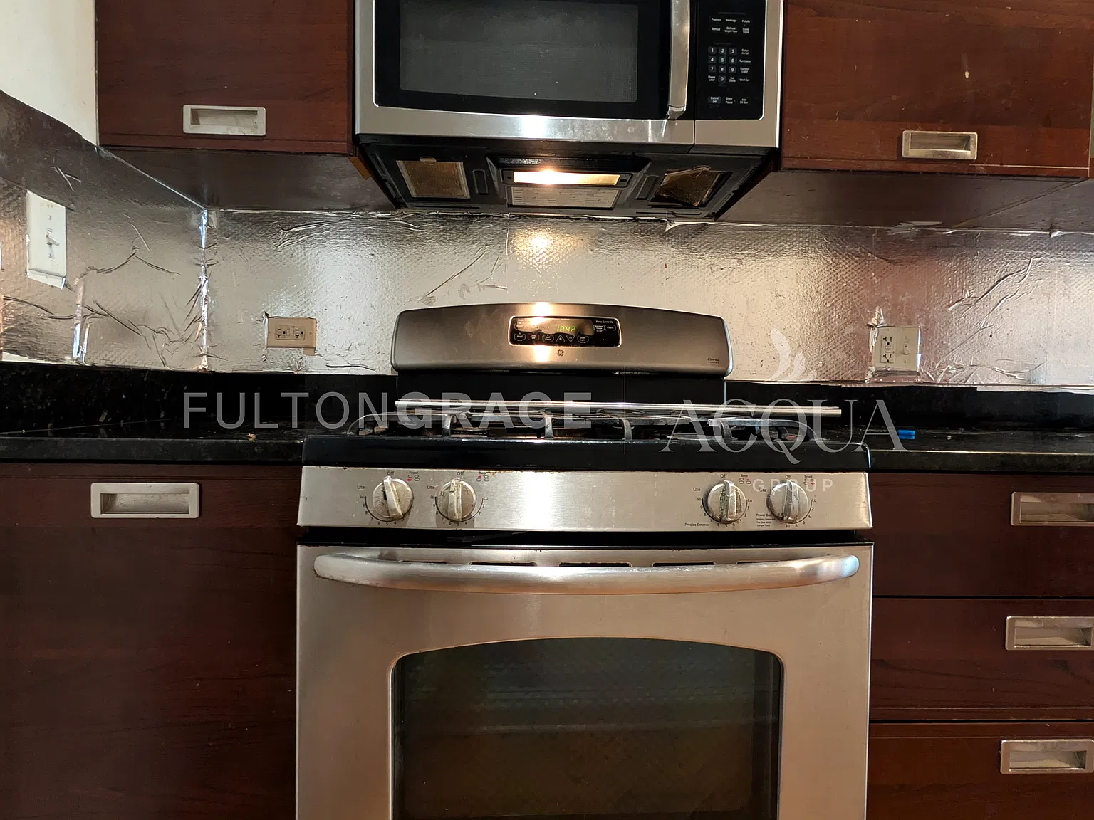 2 bed, 2.0 bath, 850 sqft, $1,950 — Photo 2