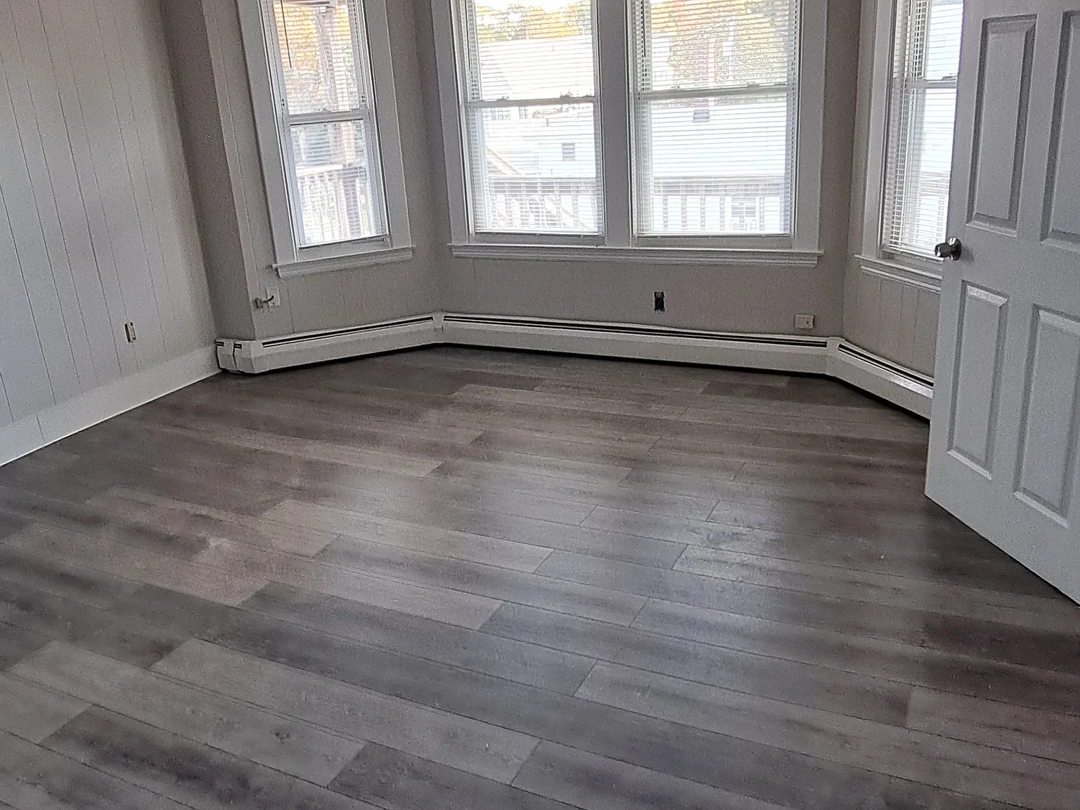 3 bed, 1000 sqft, $2,300 — Photo 1