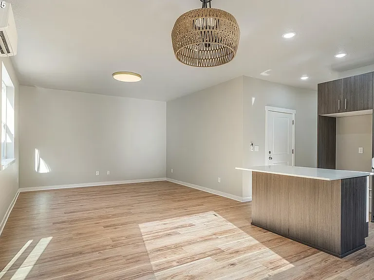 317 S Neptune St — Photo 11