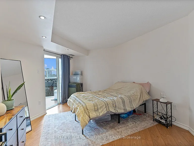 705 King St W #601 — Photo 13
