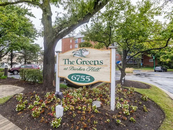 6755 N Milwaukee Ave APT 505, Niles, IL 60714