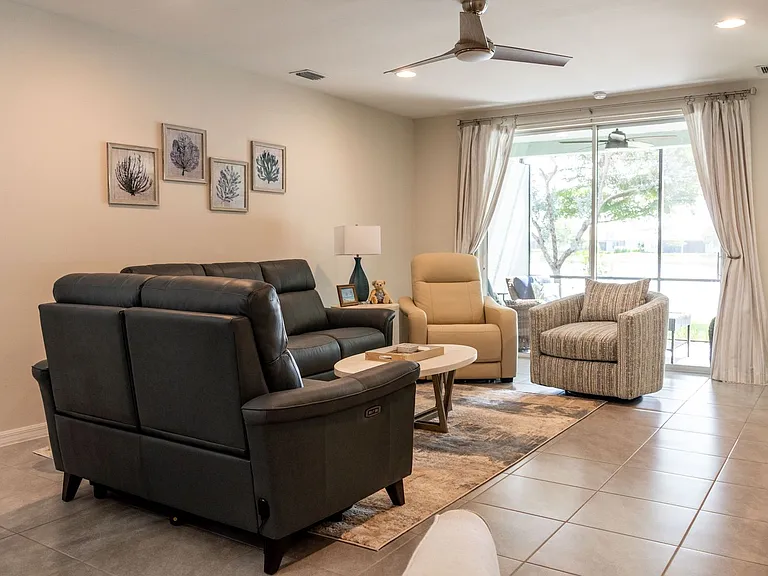 14888 Edgewater Cir — Photo 3