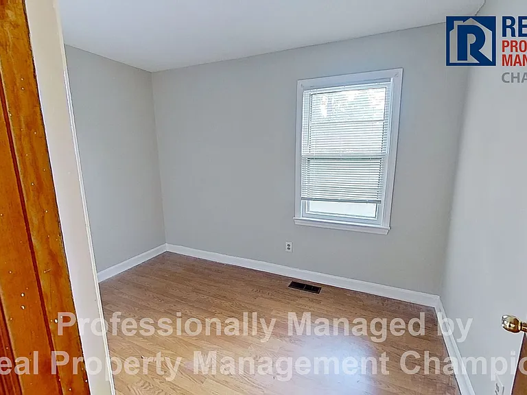 209 Sycamore St — Photo 18