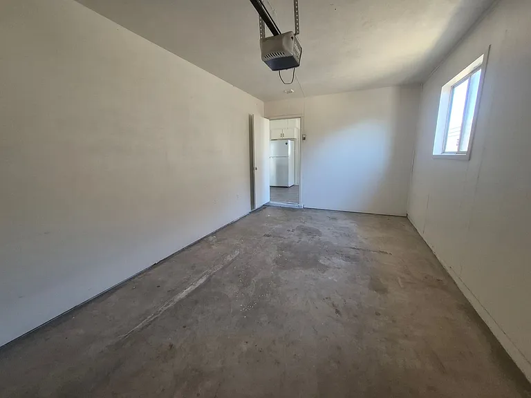 2668 S Madison Ave — Photo 21