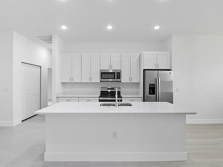 3999 SW Shorewood Dr — Photo 11