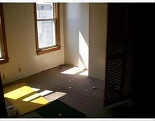 4th image of 15 Burrill Pl #3