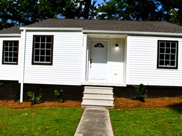 6601 Seminole Dr, Fairfield, AL 35064