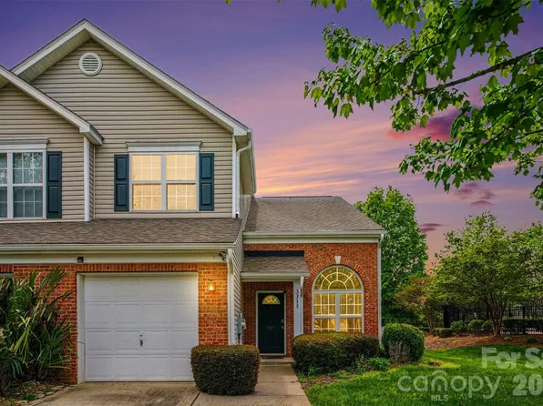3315 Summerfield Ridge Ln, Matthews, NC 28105