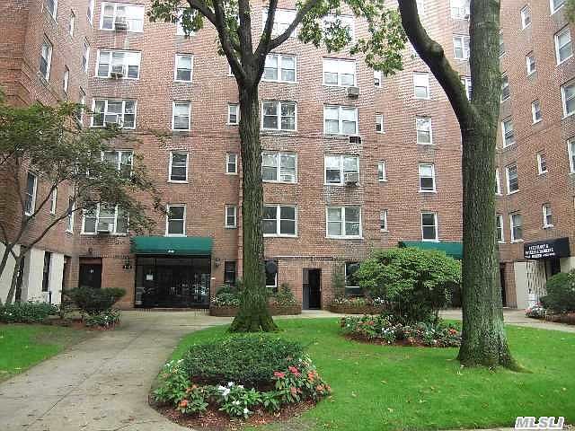 1st image of 27-04 Parsons Blvd APT 4F