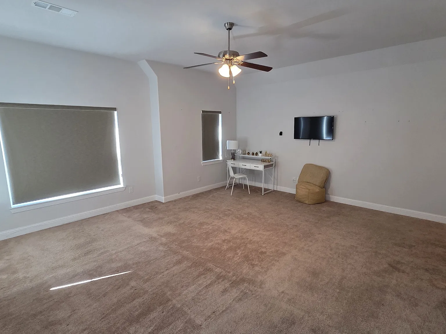 1112 Maverick Drive - 1 — Photo 2