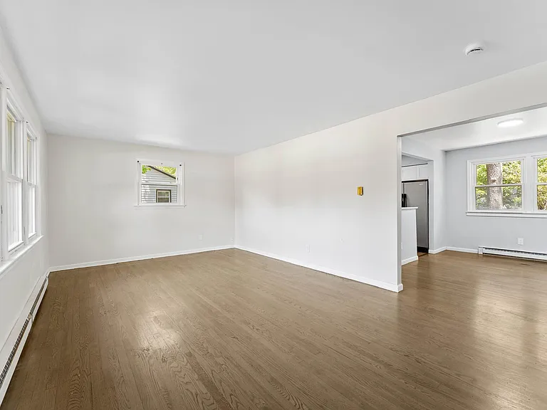 443 Manor Ave — Photo 13
