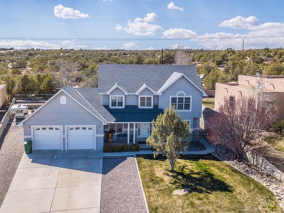 3rd image of 6319 Red Rock Dr
