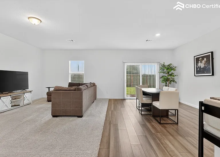 1052 Long Bay Ct — Photo 8