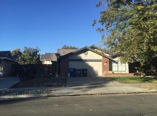 100 Cantebury Dr, Lemoore, CA 93245
