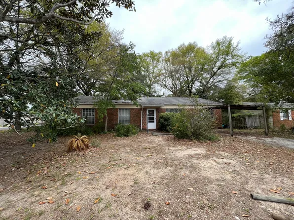 56 Port Dixie Blvd, Shalimar, FL 32579