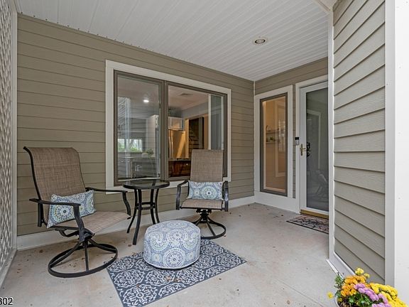3rd image of 84 Hagerman Ct