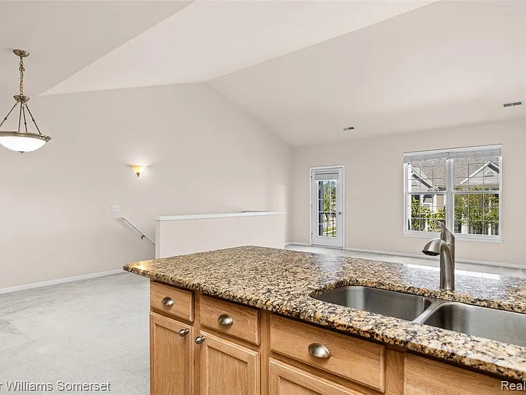 1128 Alameda Blvd — Photo 23