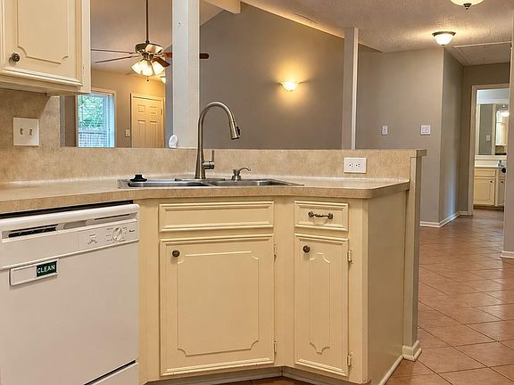 5th image of 26415 Pine Canyon Dr