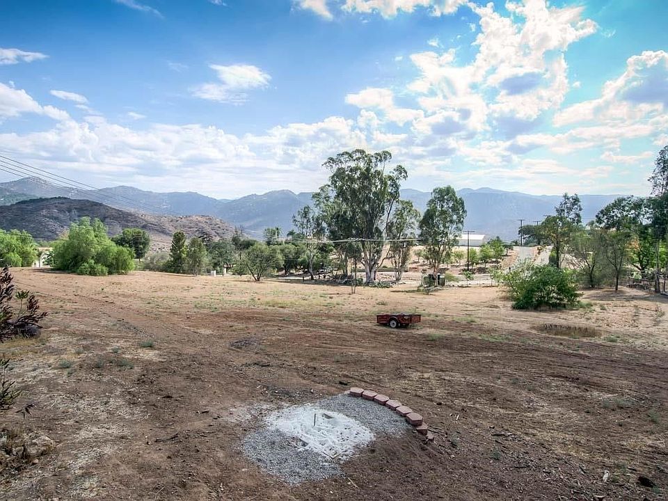 1st image of 2694 Canyon Crest Dr
