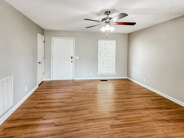 7835 Rainey Dr — Photo 5
