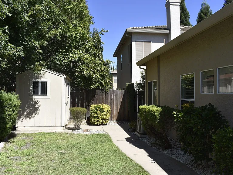 42 Penelope Ct — Photo 16